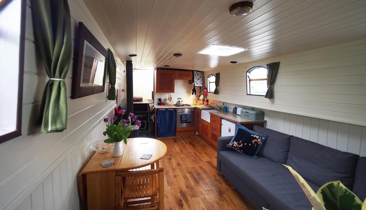 Roisin Dubh Houseboat Hotel Sallins Kültér fotó